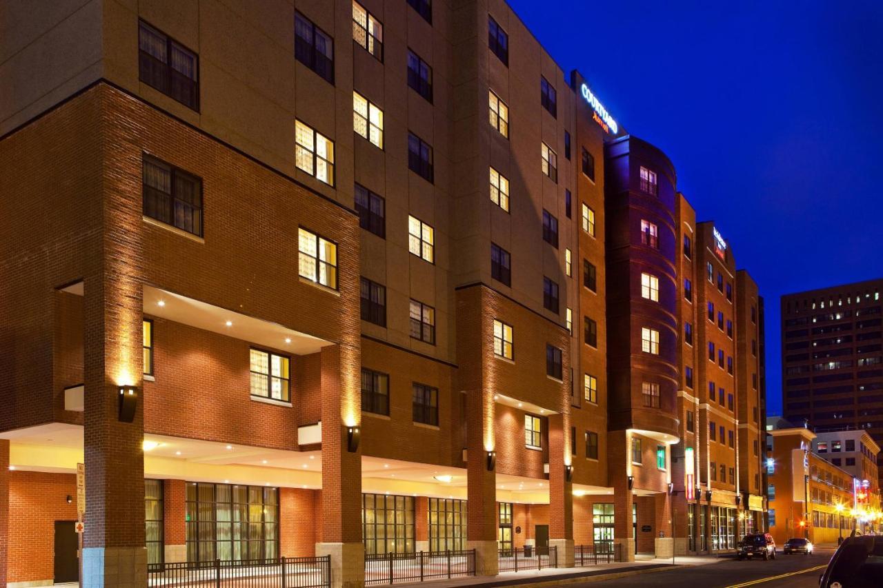 Courtyard By Marriott Syracuse Downtown At Armory Square Hotel Buitenkant foto