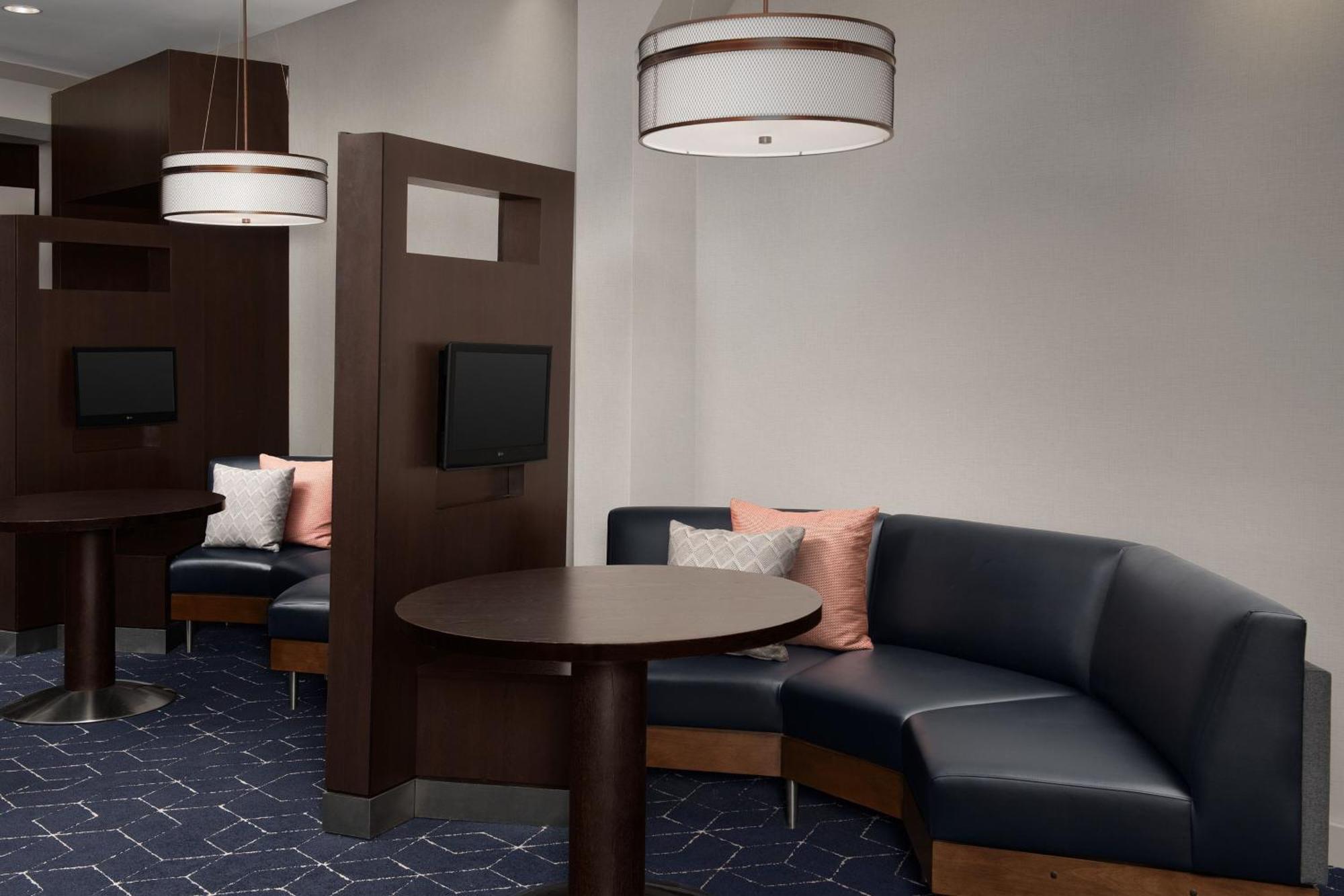 Courtyard By Marriott Syracuse Downtown At Armory Square Hotel Buitenkant foto