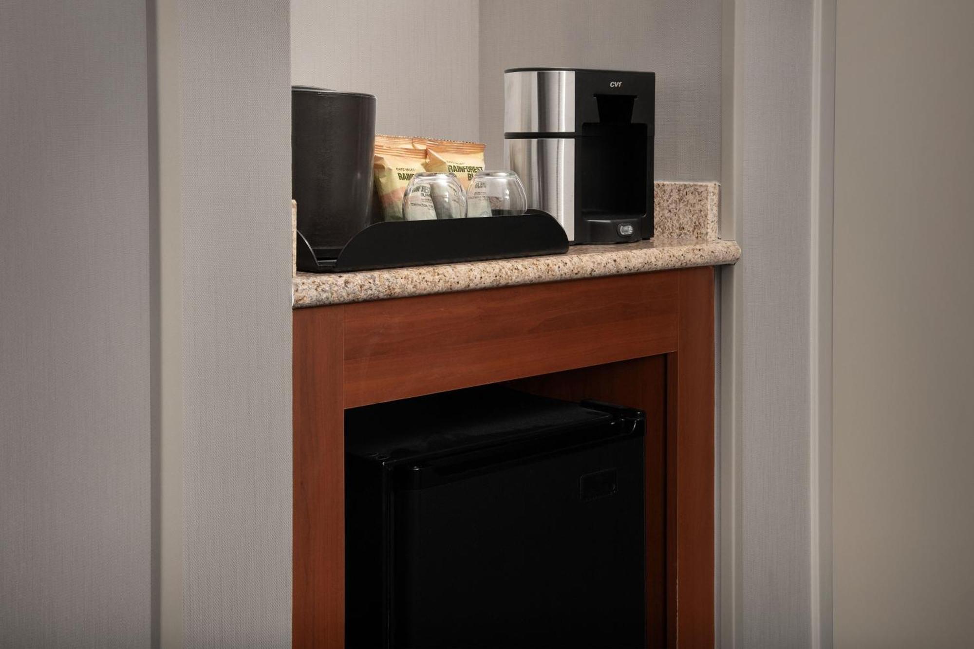 Courtyard By Marriott Syracuse Downtown At Armory Square Hotel Buitenkant foto