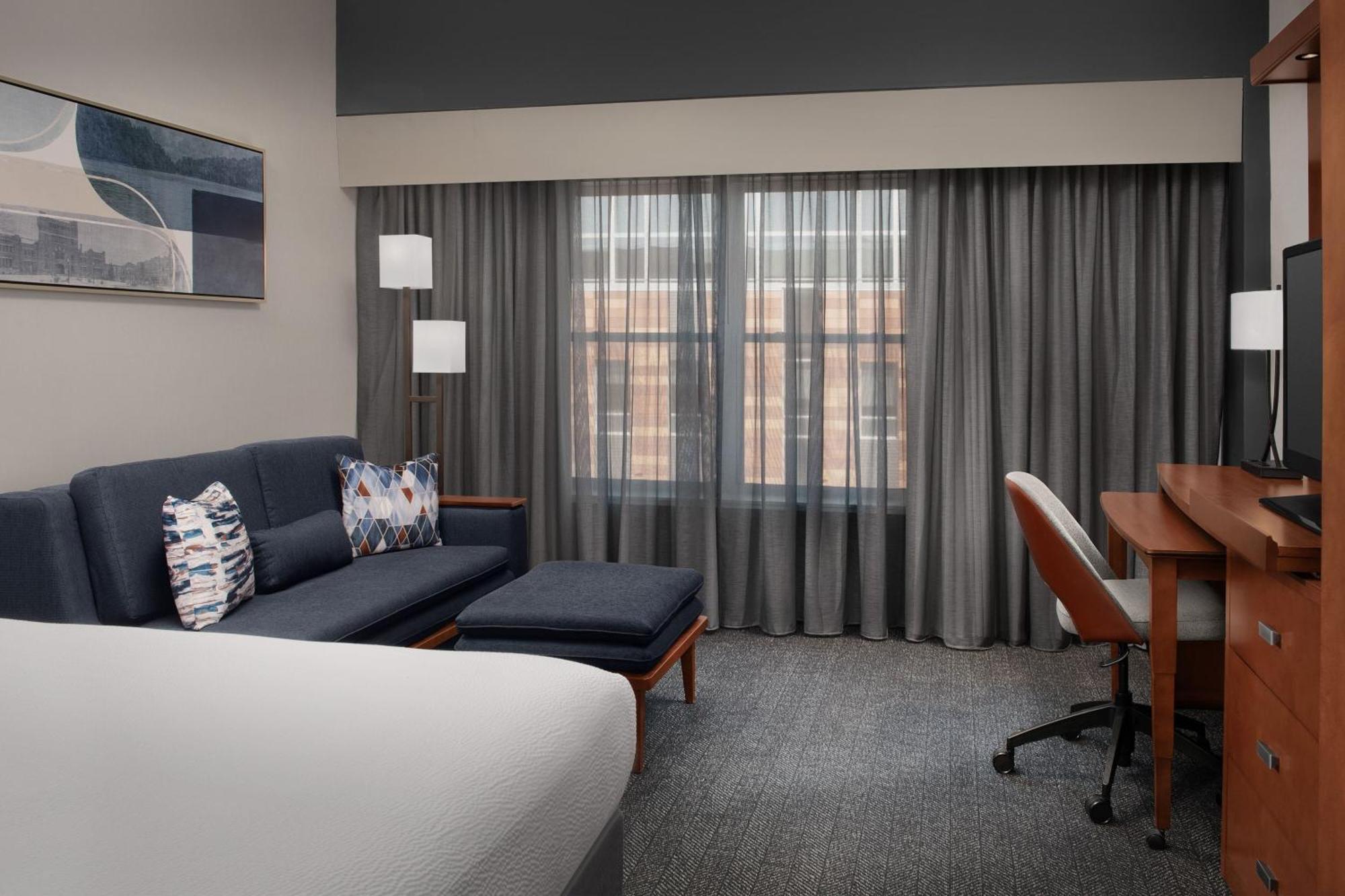 Courtyard By Marriott Syracuse Downtown At Armory Square Hotel Buitenkant foto