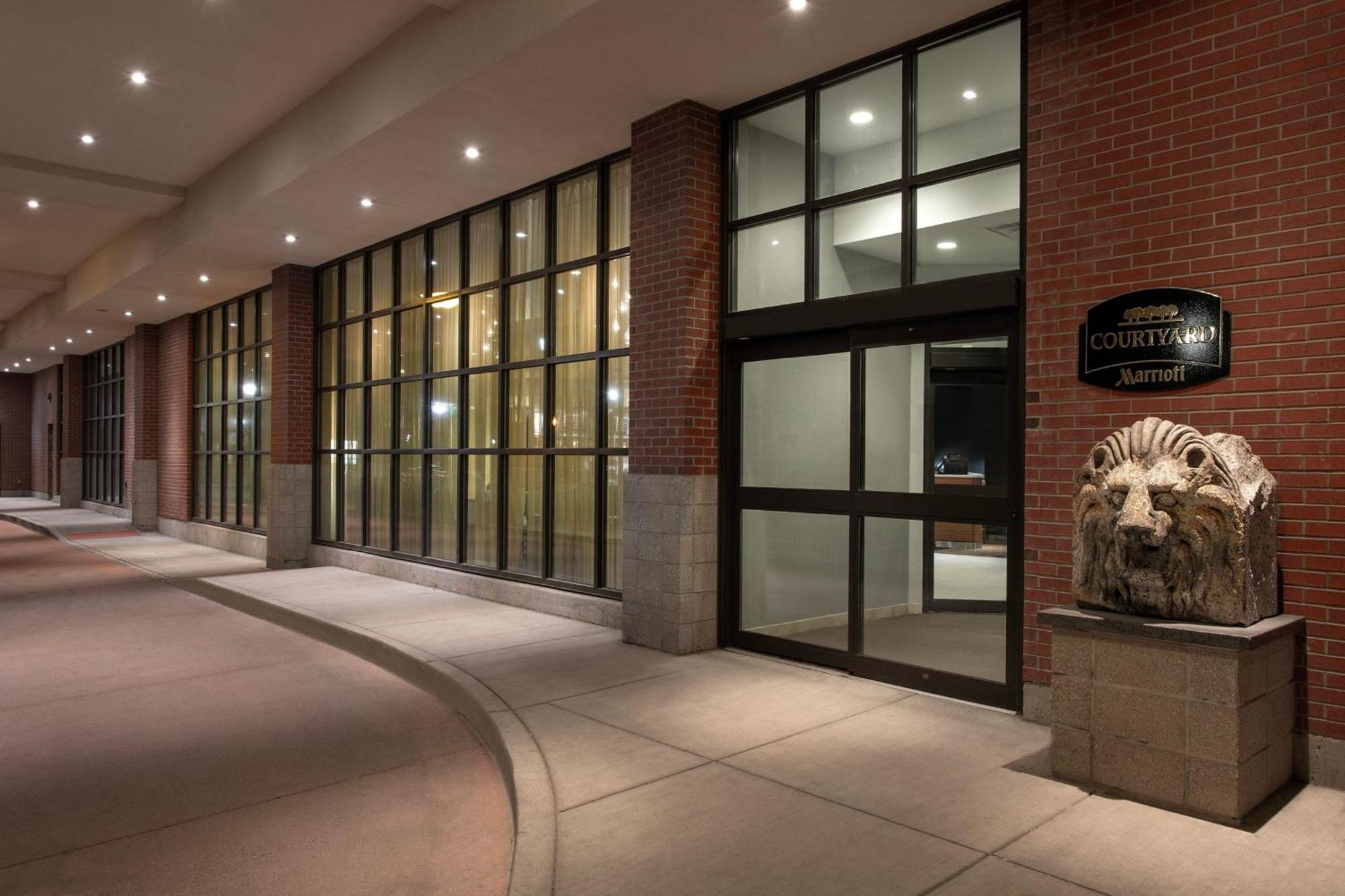 Courtyard By Marriott Syracuse Downtown At Armory Square Hotel Buitenkant foto