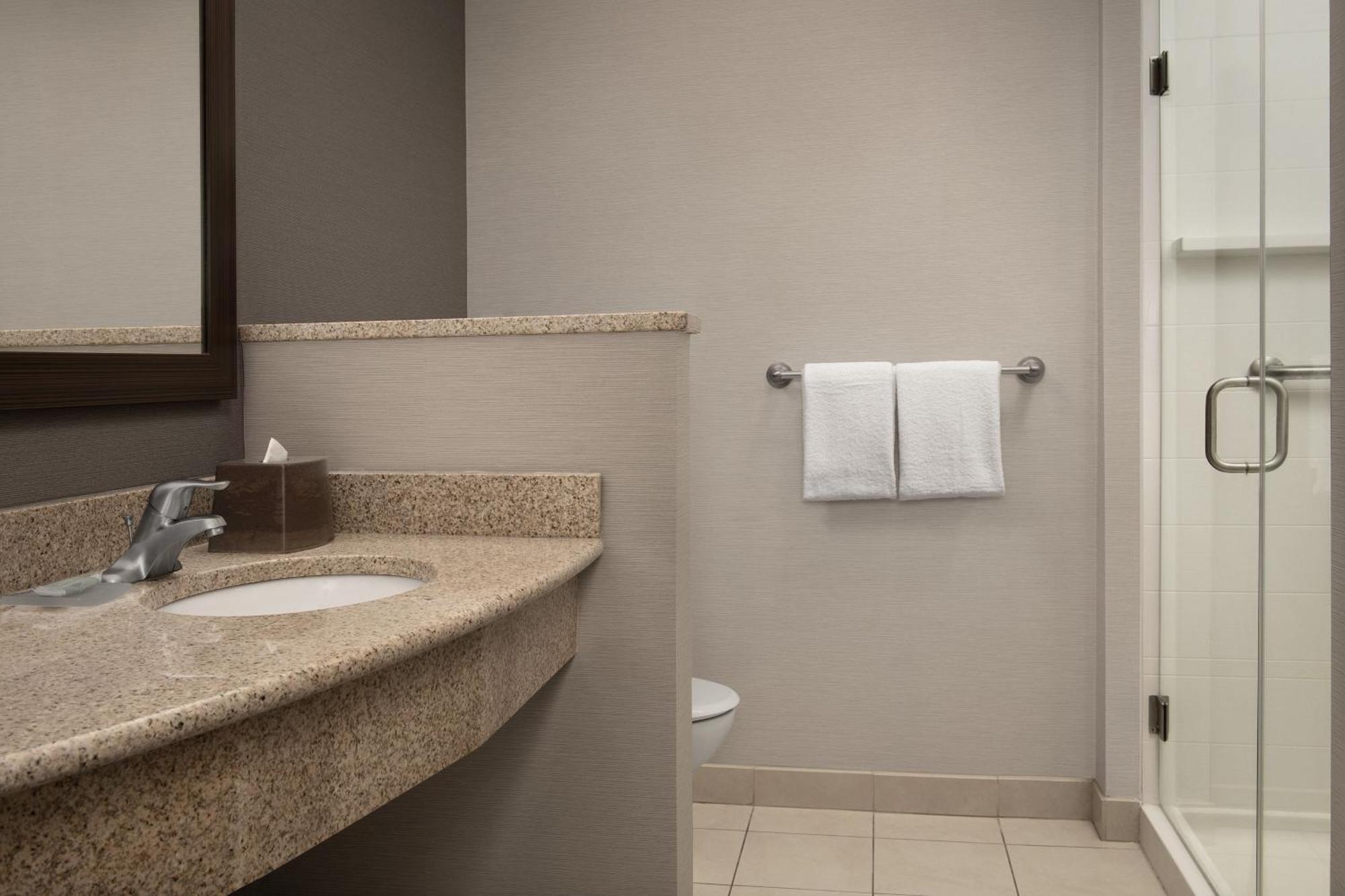Courtyard By Marriott Syracuse Downtown At Armory Square Hotel Buitenkant foto